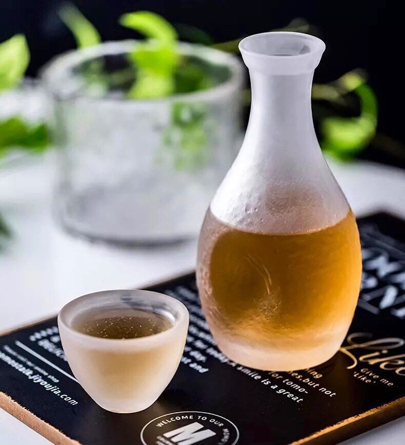 Frosted Wine Decanter Set, Sake Set, Sake Decanter, Glasses, Wine Chiller, Carafe and Glass Set, Wine Warmer, Gold Rim Glasses, Carafe Set