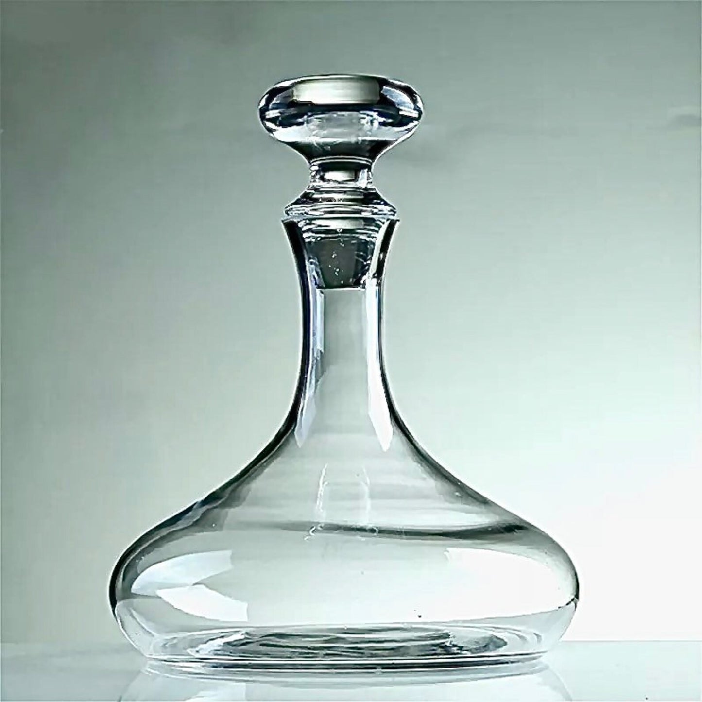 Minimalist Glass Wine Decanter, Glass Ball Stopper, 3D Wine Decanter, Luxury Decanter, Unique Gifts, Gifts For Her, Gifts For Him