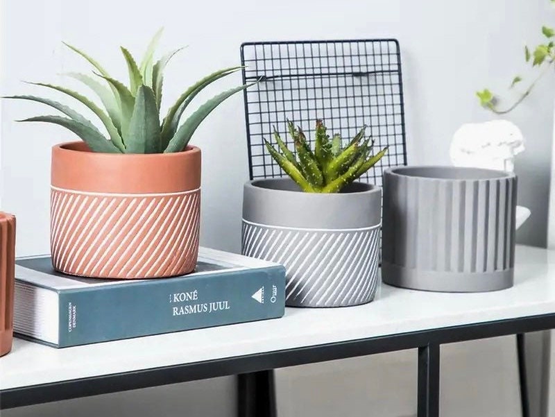 Rippled Plant Pot Set | 2-Piece Flower Pot Set | Planter Pots | Outdoor | Drainage | Sea Green | Coral Pink | Navy Blue | Cool Gray